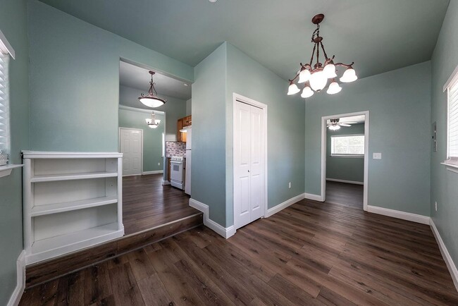 Building Photo - CUSD Home, 2BR/1BA, Modern Updates - Built...