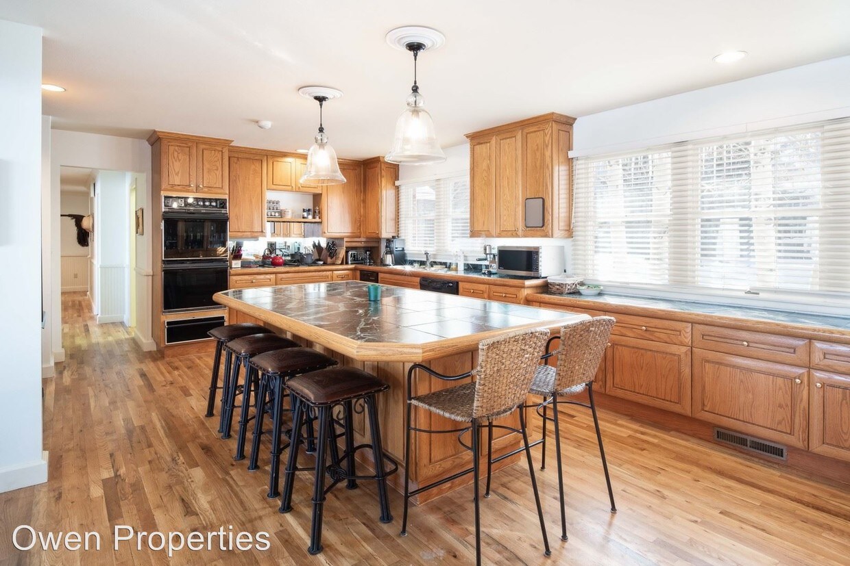 Foto principal - 4 br, 3.5 bath House - 280 Moose Street