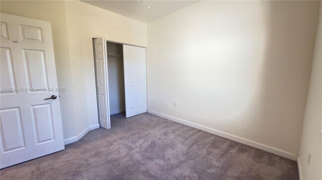 Foto del edificio - 10006 W 32nd Ln