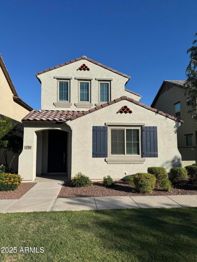 Foto principal - 1784 N 208th Ave