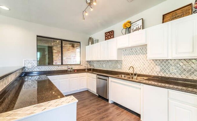 Building Photo - 1 bedroom in Grand Prairie TX 75050