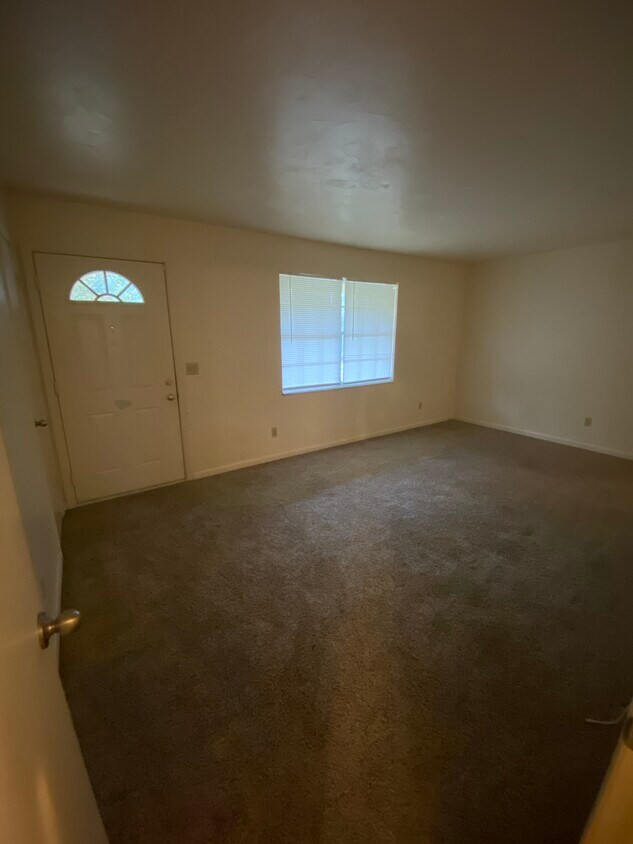 Primary Photo - 3000 Whisper Ct