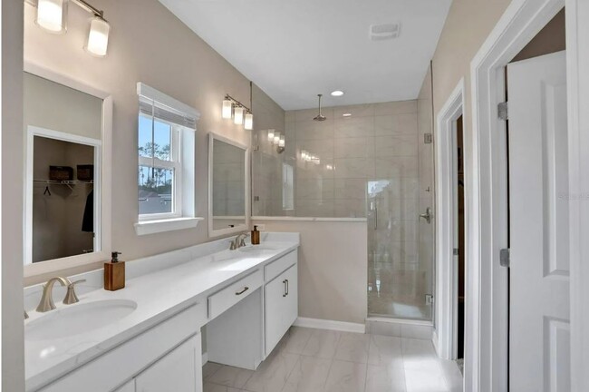Building Photo - 520 Silver Landing Dr