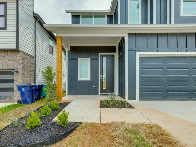 Building Photo - Beautiful New Construction Home in Edmond/...