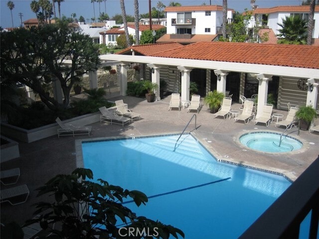 Building Photo - 405 Avenida Granada