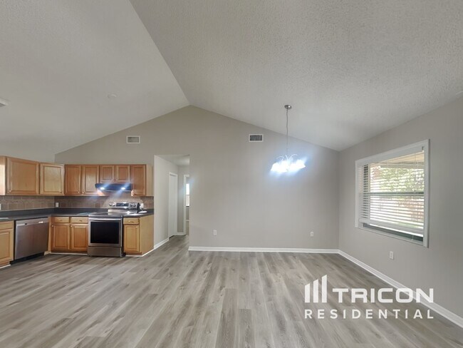 Building Photo - 352 N Fork Pl