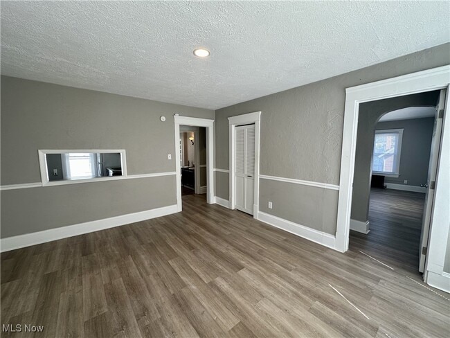 Building Photo - 132 Beck Ave