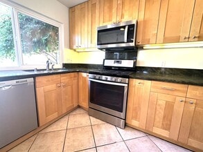 Building Photo - 10564 Greenford Dr