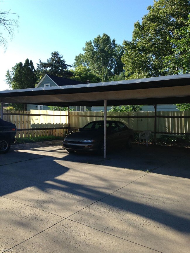 Foto del edificio - 1 br, 1 bath  - 954 33rd St SE