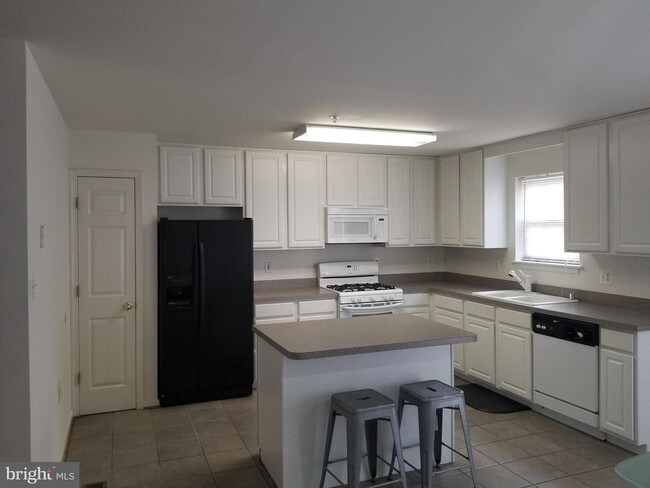 Building Photo - 4722 Ashforth Way
