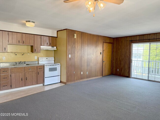 Building Photo - 70 Mt Hermon Way