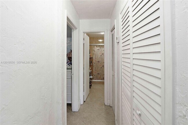 Building Photo - 1275 W 35th St