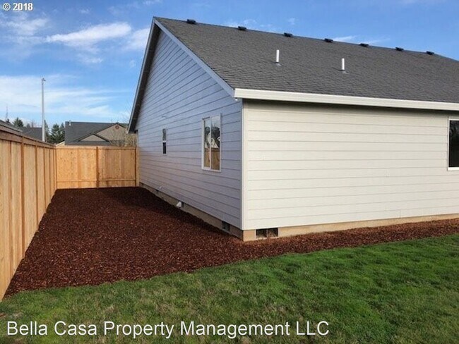Building Photo - 3 br, 2 bath House - 754 Summerfield Street