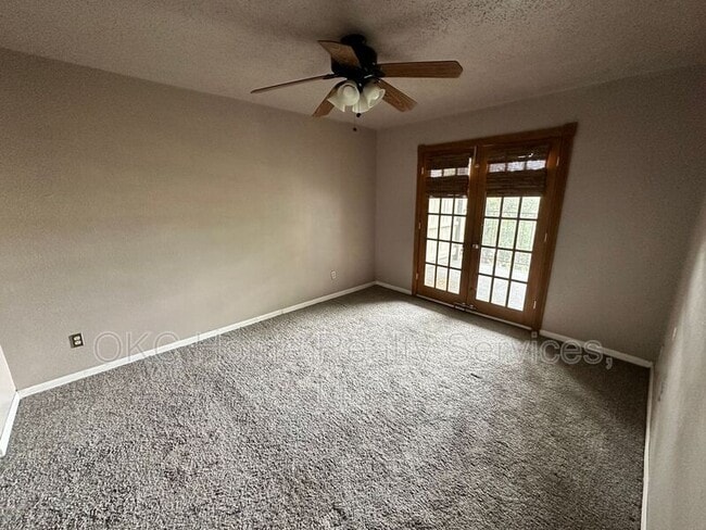 Photo - 6704 N Meridian Ave Apartment