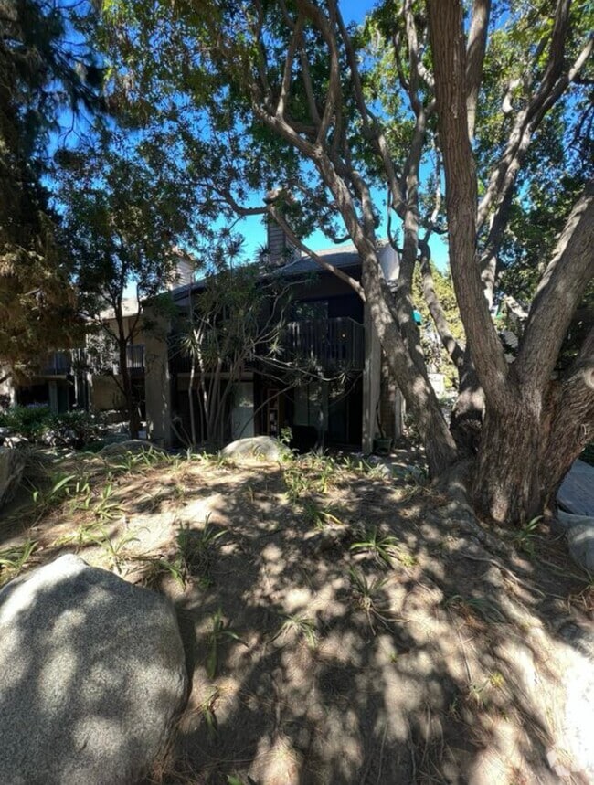 Building Photo - 2510 W MacArthur Blvd