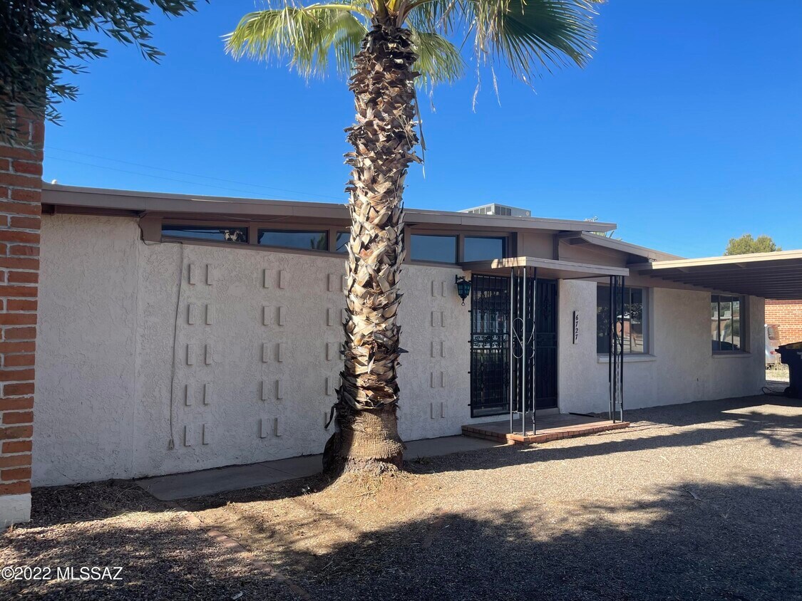 Foto principal - 6727 E 17th St