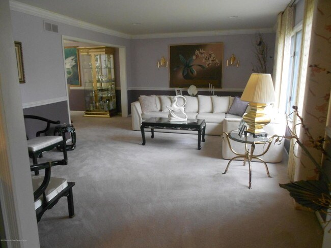 Foto del edificio - 11 Oak Tree Ln