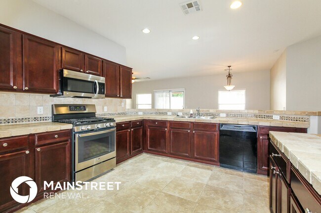 Building Photo - 15832 W Calavar Rd