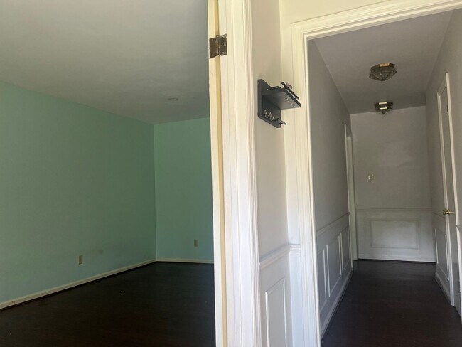 Building Photo - 3010 Misty Ln
