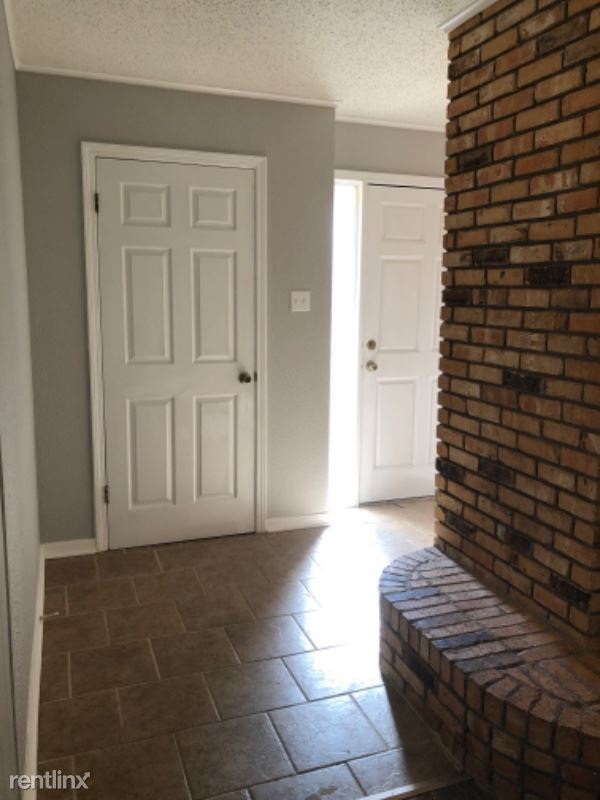 Building Photo - 3 br, 2 bath House - 2513 Spruce Drive