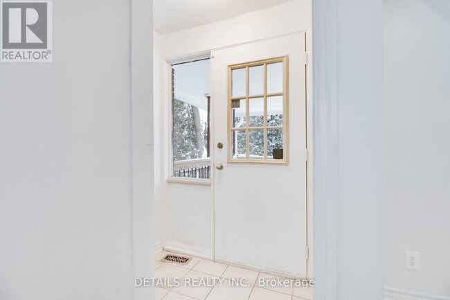 Building Photo - 2551 Innes Rd