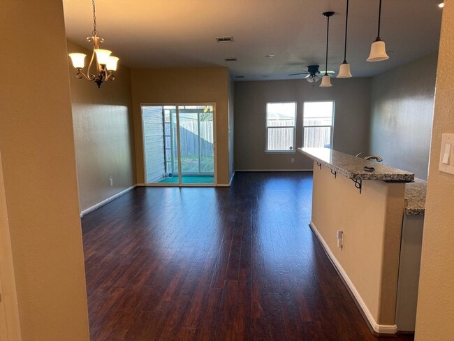 Foto del edificio - 17134 Wilthorne Gardens Ct
