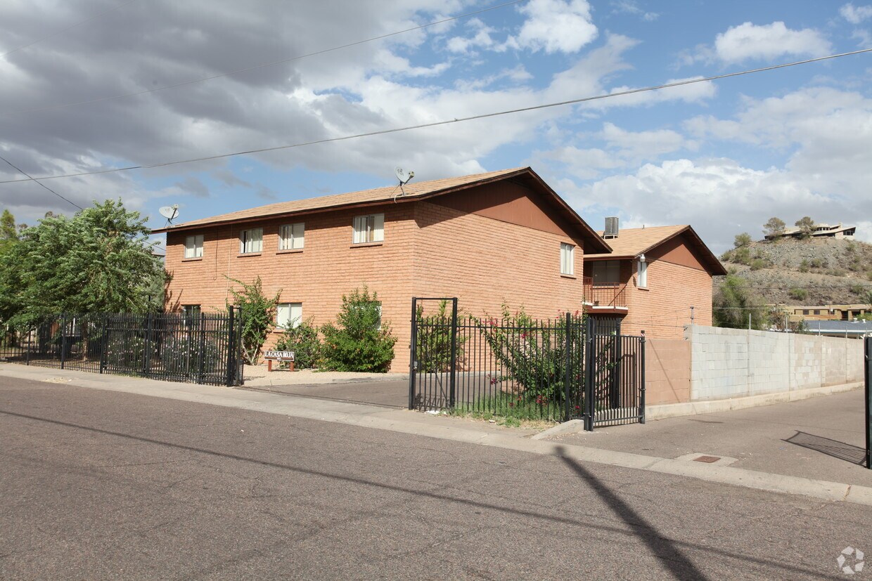 Primary Photo - 9617 N 11th Ave