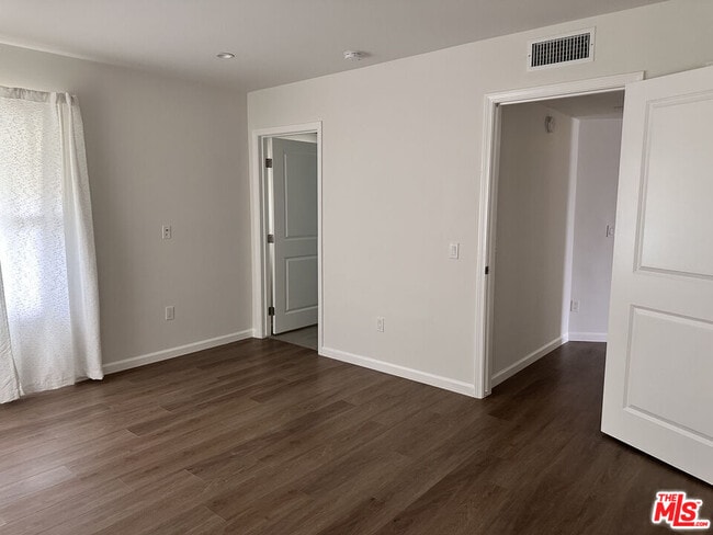 Building Photo - 4770 Edgewood Pl