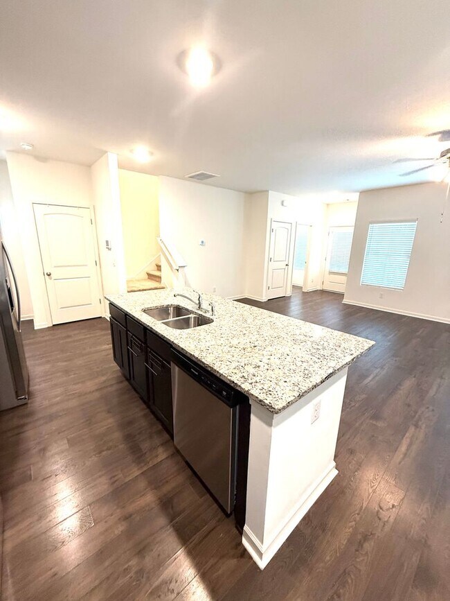 Building Photo - ** 4 Bed 2.5 Bath located in Pike Road ** Call 334-366-9198 to schedule a self-tour