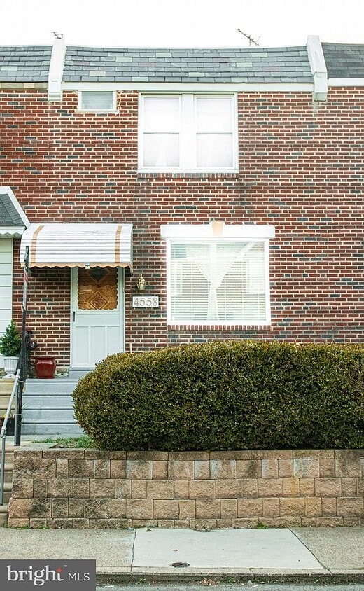 Primary Photo - 4558 Oakmont St