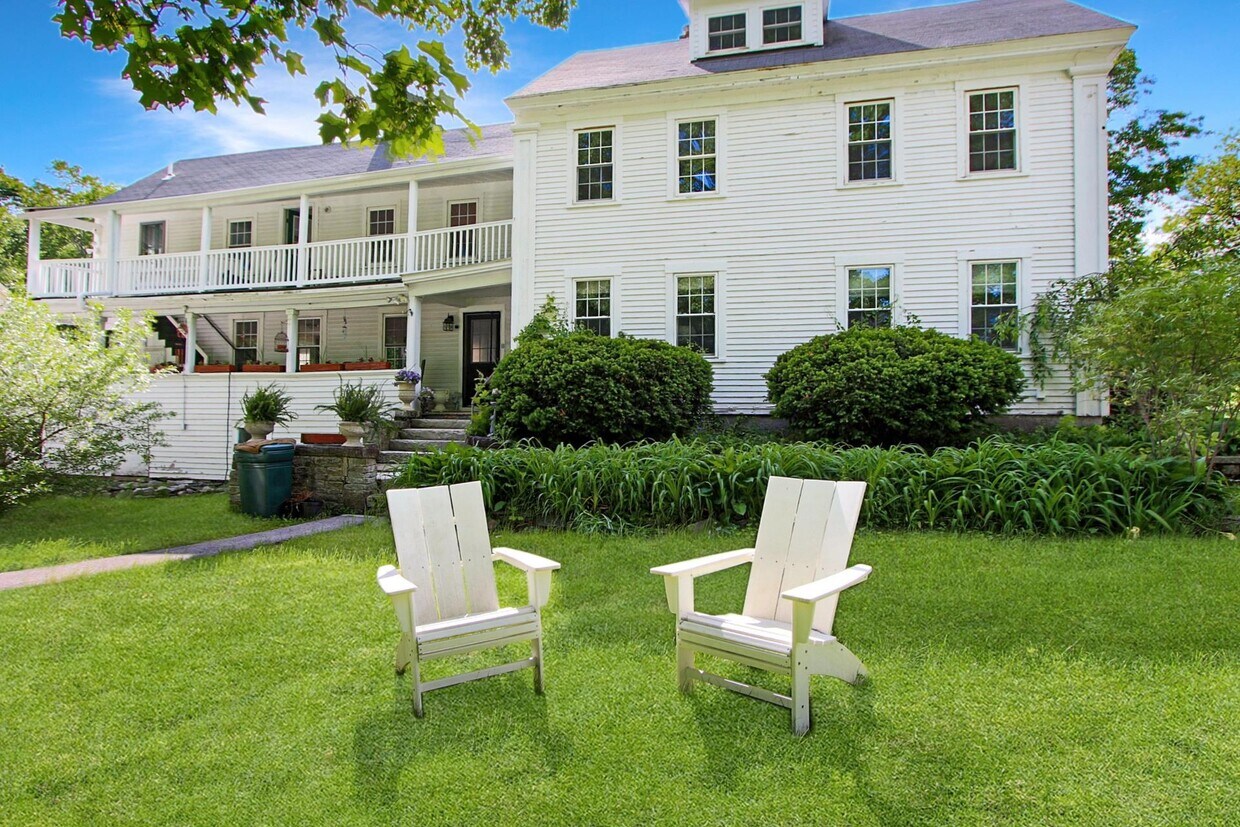 Foto principal - 35 Souhegan St