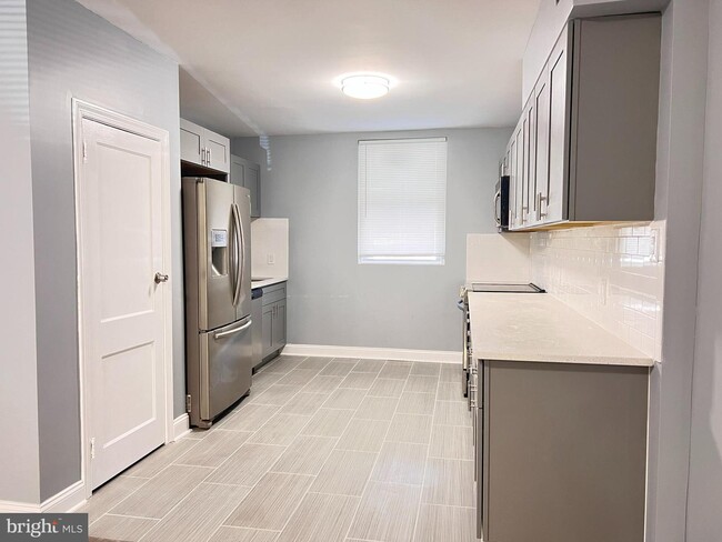 Foto del edificio - 3025 Magee Ave
