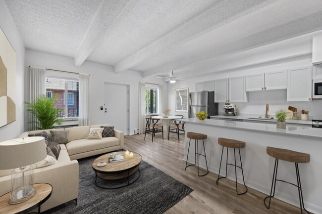 Foto del edificio - 815 E Ellsworth Ave
