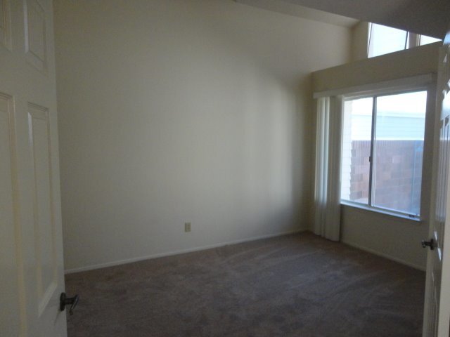 Foto del edificio - Charming 2-Bedroom Condo in the Heart of C...