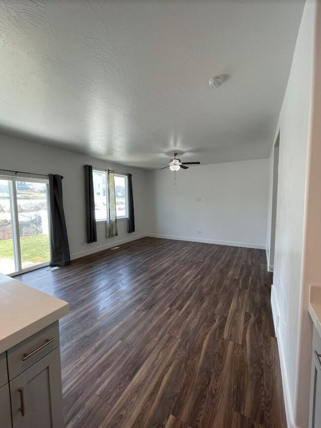 Foto del edificio - 4772 Silver Ridge Rd