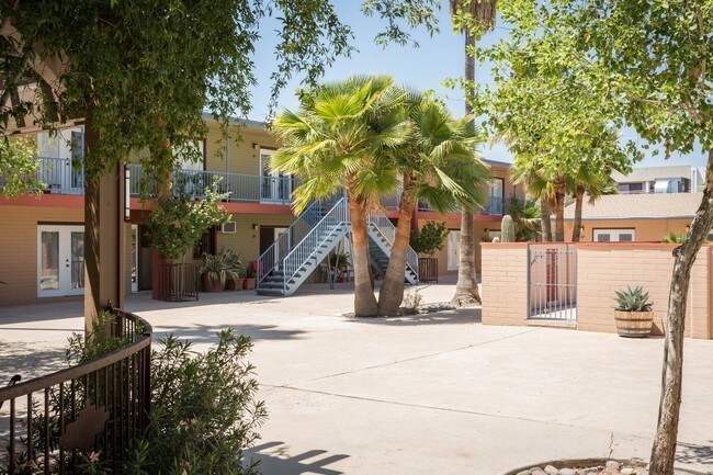 Foto del edificio - 1511 N Craycroft Rd