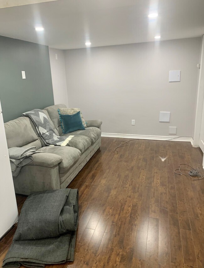 Photo du bâtiment - Bright clean 1 bedroom apartment with outd...