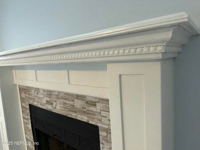 Foto del edificio - 3801 Crown Point Rd