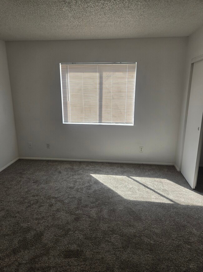 Building Photo - 2841 Wheelwright Dr