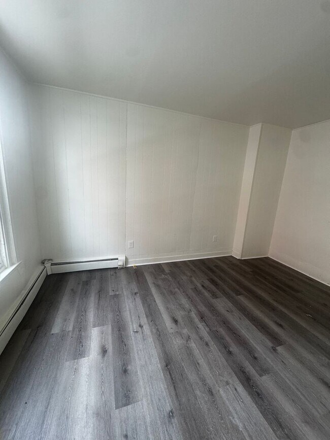 Foto del edificio - Beautifully Remodeled 4-bedroom Home located in Allentown