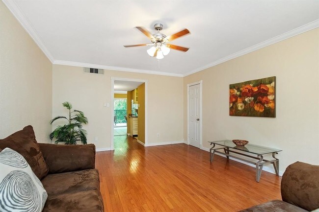 Foto del edificio - 1800 Stoney Brook Dr