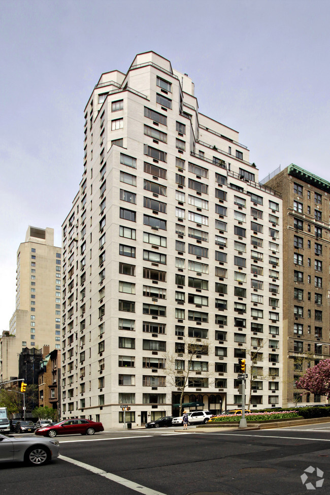 Building Photo - 69 E 80th St
