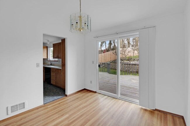 Building Photo - 3 Bed 2.5 Bath - Dog per Approval - Groups - Hillcrest - NAS Whidbey