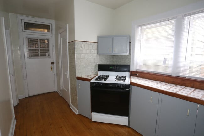 Building Photo - 4303 N Damen Ave.