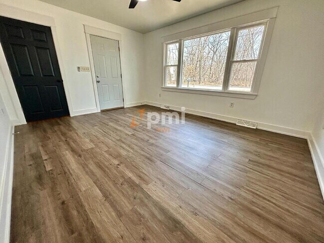 Foto del edificio - 132 S Elgin Ave