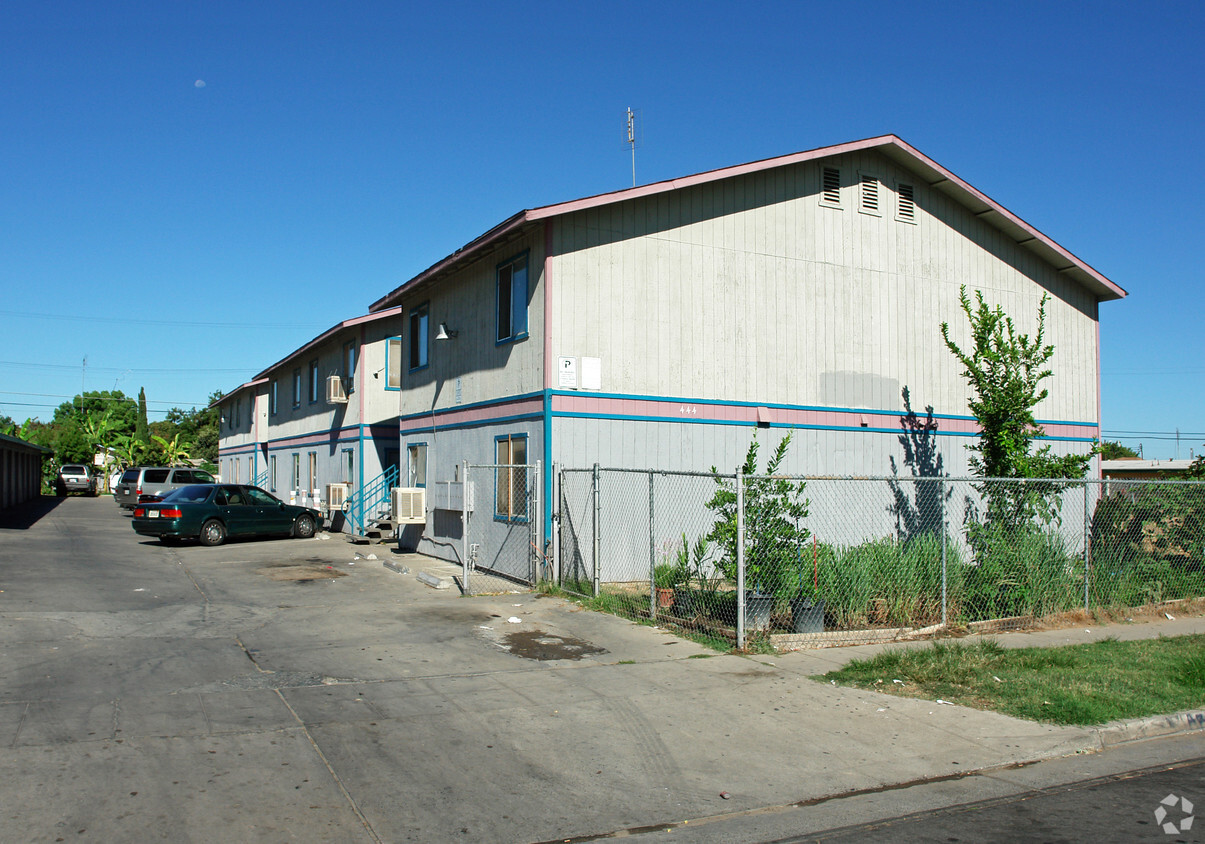 Primary Photo - 444 S Dearing Ave