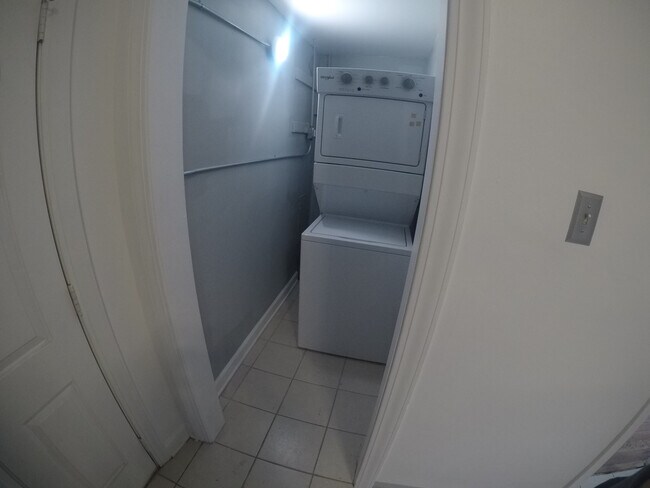 Foto del edificio - 1700 N Monticello Ave