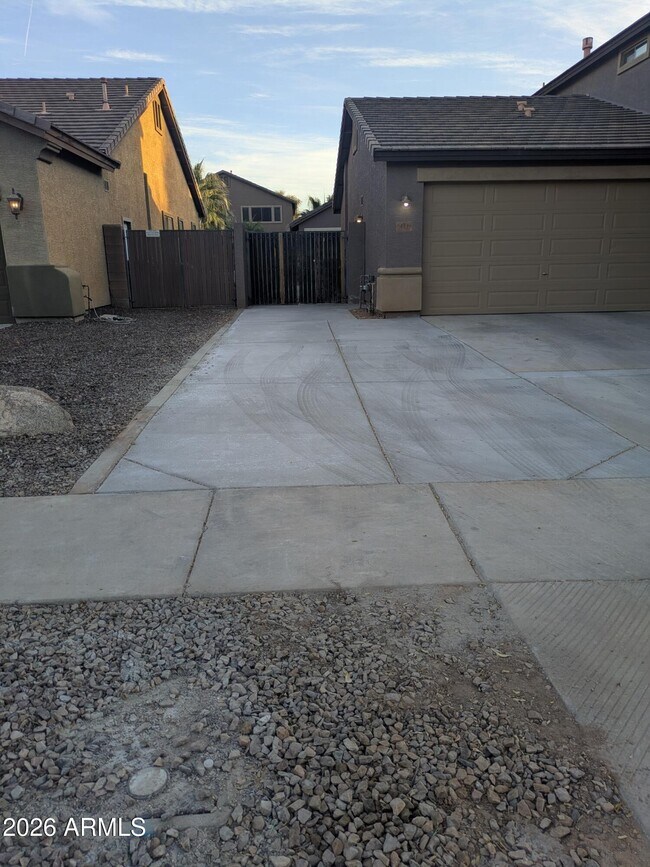 Foto del edificio - 14339 W Desert Hills Dr