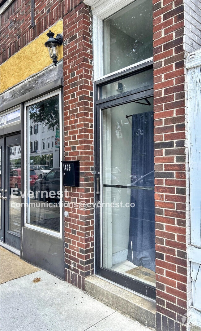 Building Photo - 1409 Hull St