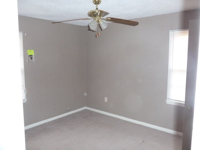 Building Photo - 4303 NW Ridgecrest Dr